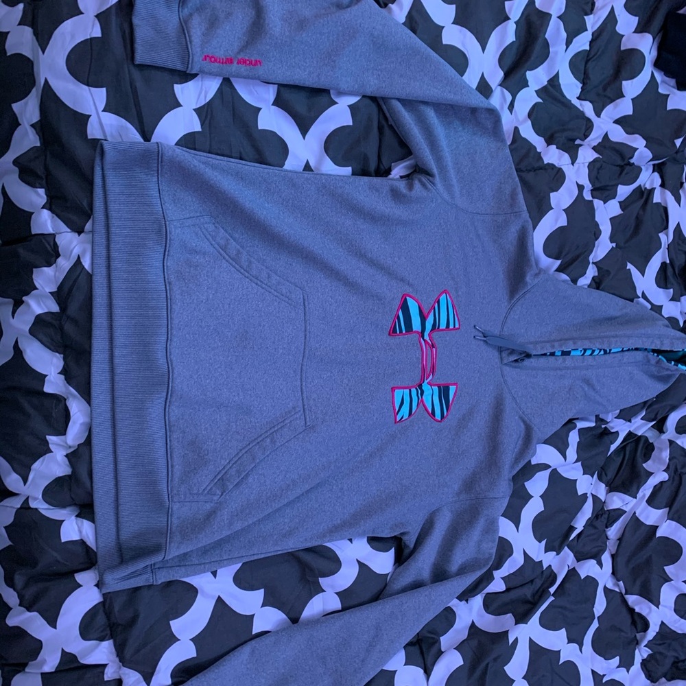Under armor sweatshirt